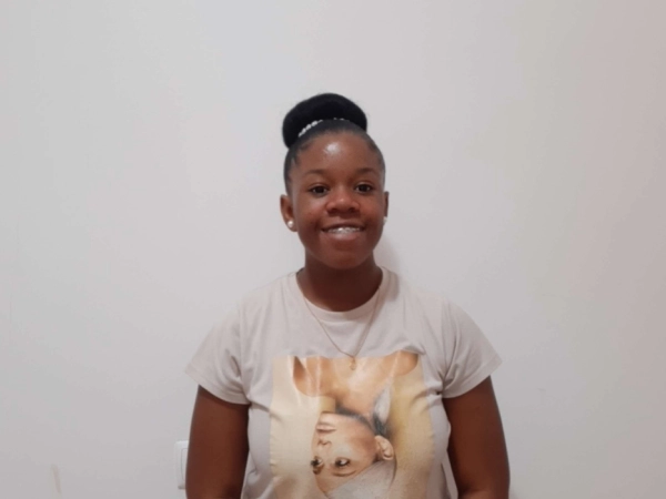 Headshot of Grade 8 student Chelsea Pascoal 